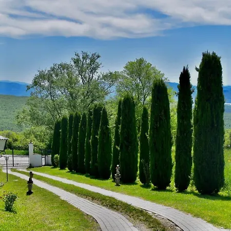 Podere Belvedere 4*